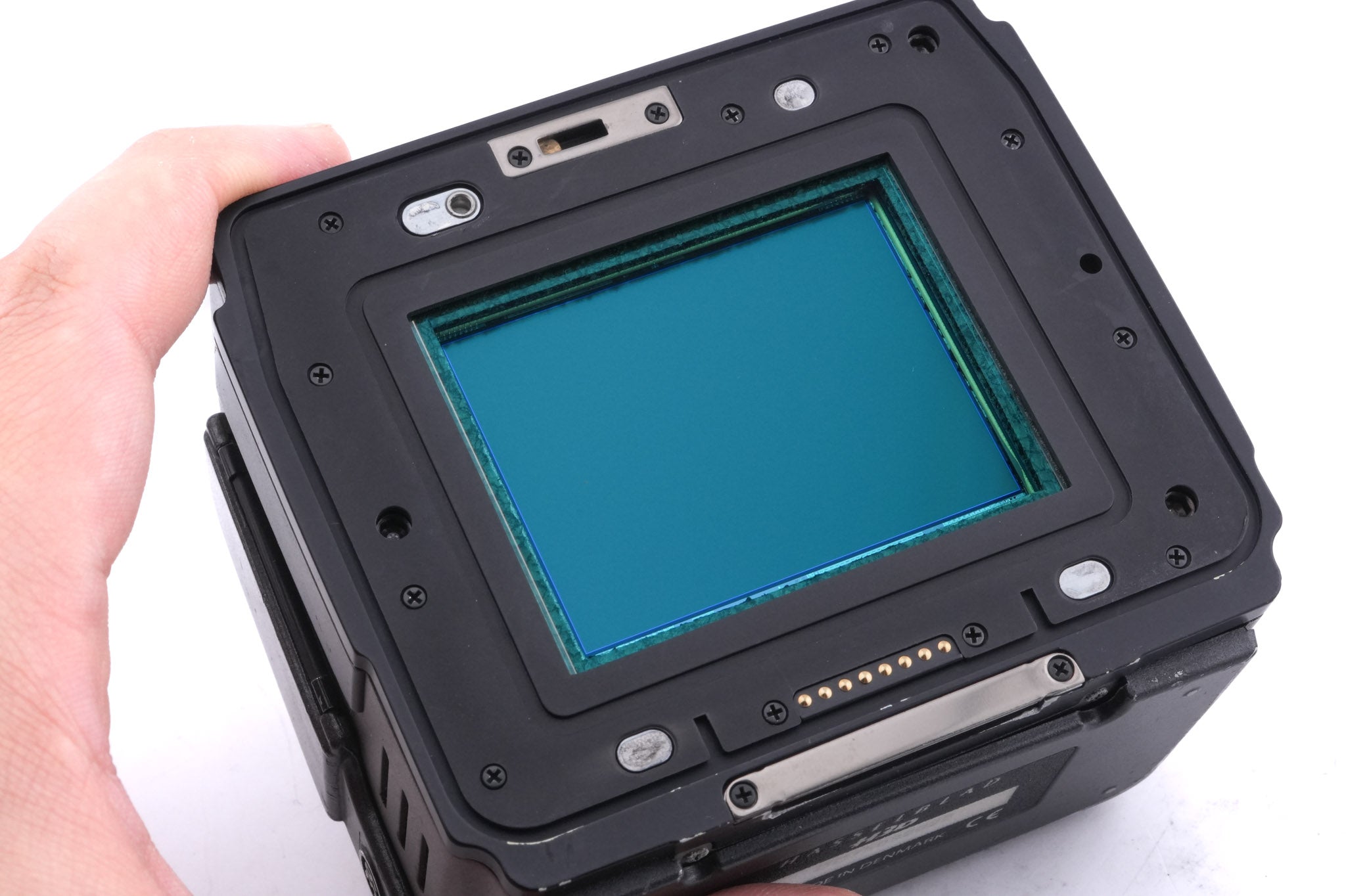 Hasselblad H3D + HVM Chimney Viewfinder (3053328) + Focusing Screen H3D 22/39 37x49 (3043328) + H3D 39MP Digital Back + H Battery Grip Adapter (3043340)