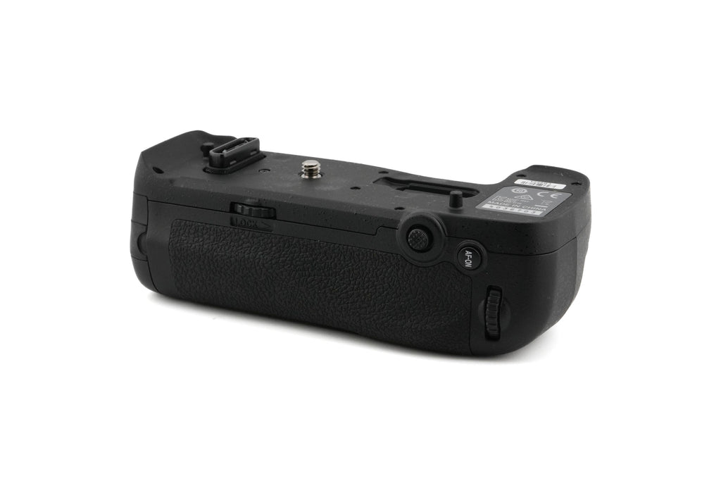 Nikon MB-D18 Multi-Power Battery Pack