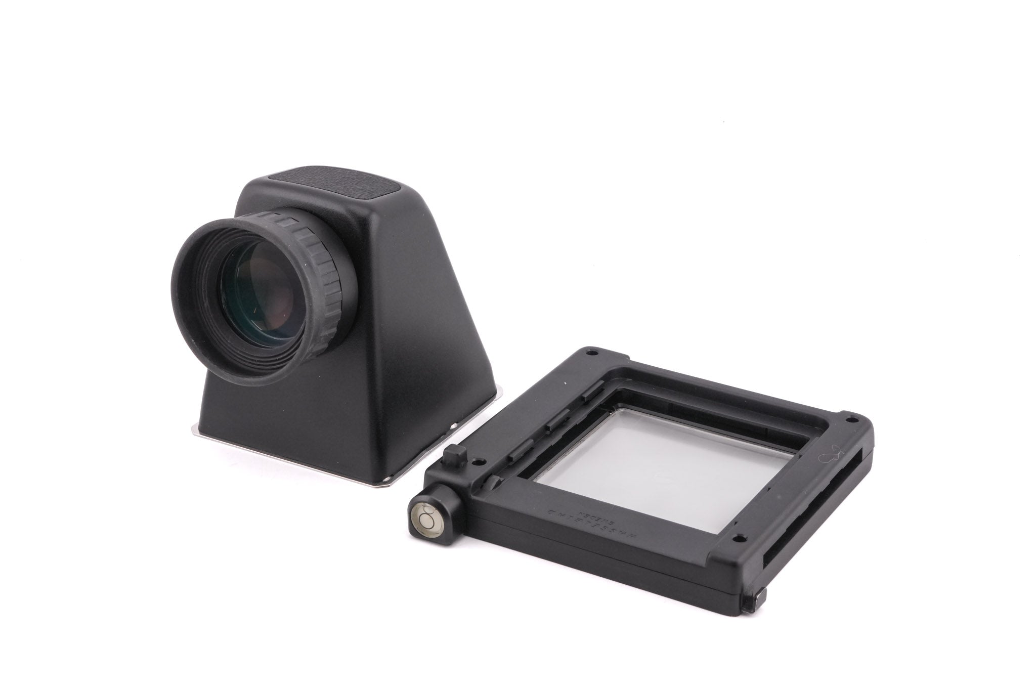 Hasselblad ArcBody (17015) + 45mm f4.5 APO-Grandagon (27045) + Focusing Screen Adapter Standard (41057) + Reflex Viewfinder RMFX (47070) + Small Correction Slide (47003) + Medium Correction Slide (47007) + Large Correction Slide (47011) + Cable Release (5