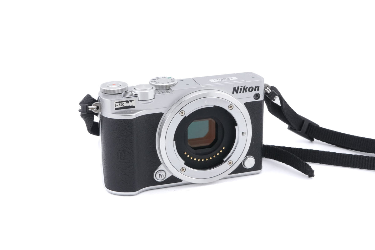 Nikon 1 J5