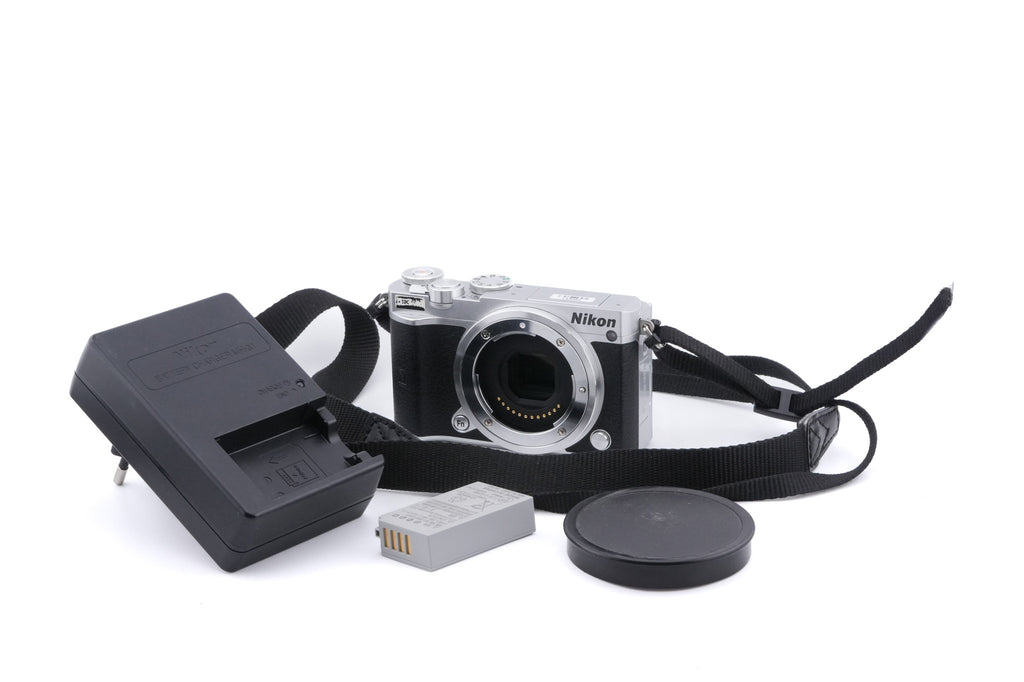 Nikon 1 J5