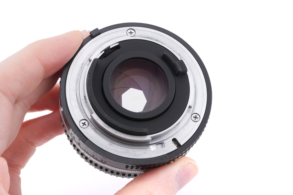 Nikon 50mm f1.8 Nikkor AI-S (0.6m)