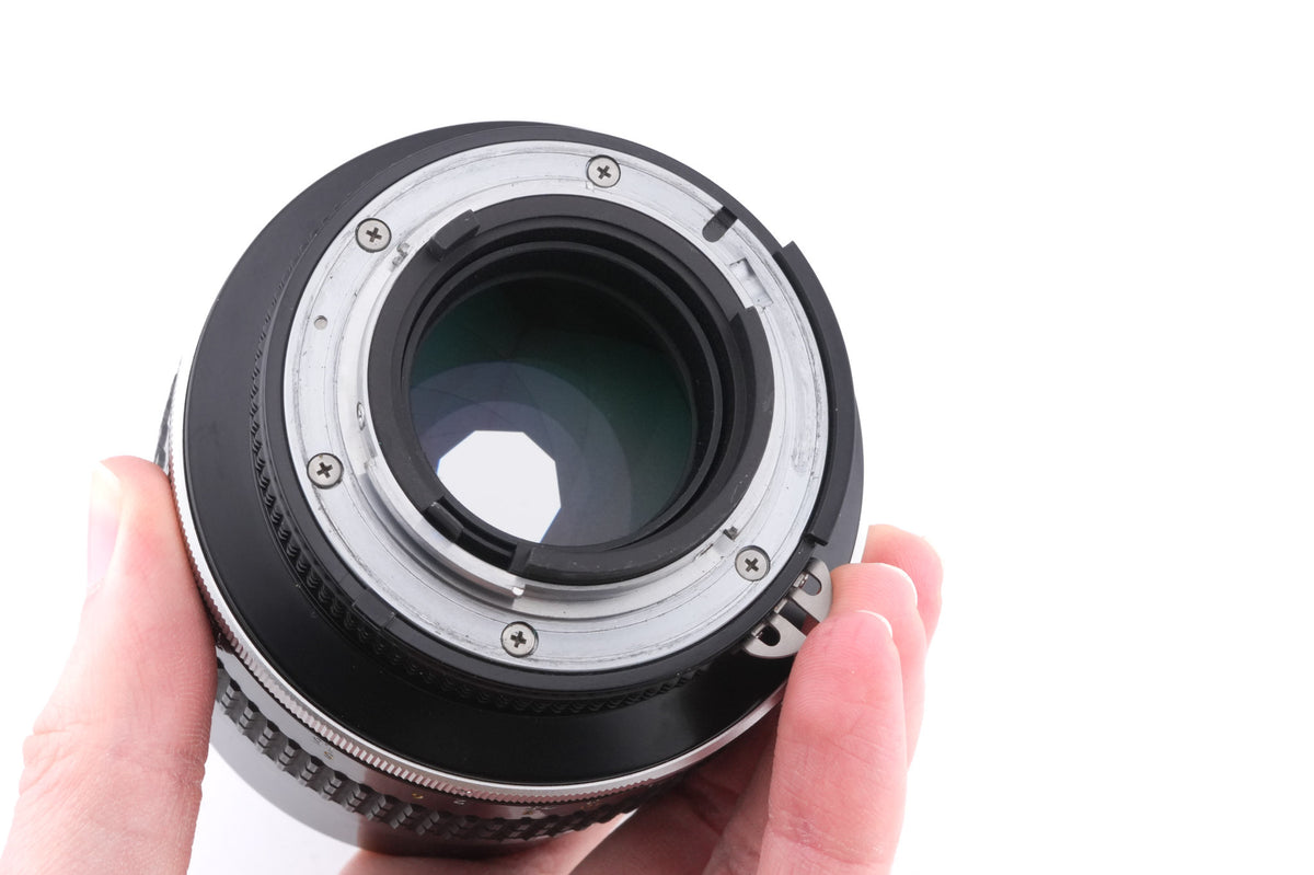 Nikon 105mm f1.8 Nikkor AI-S