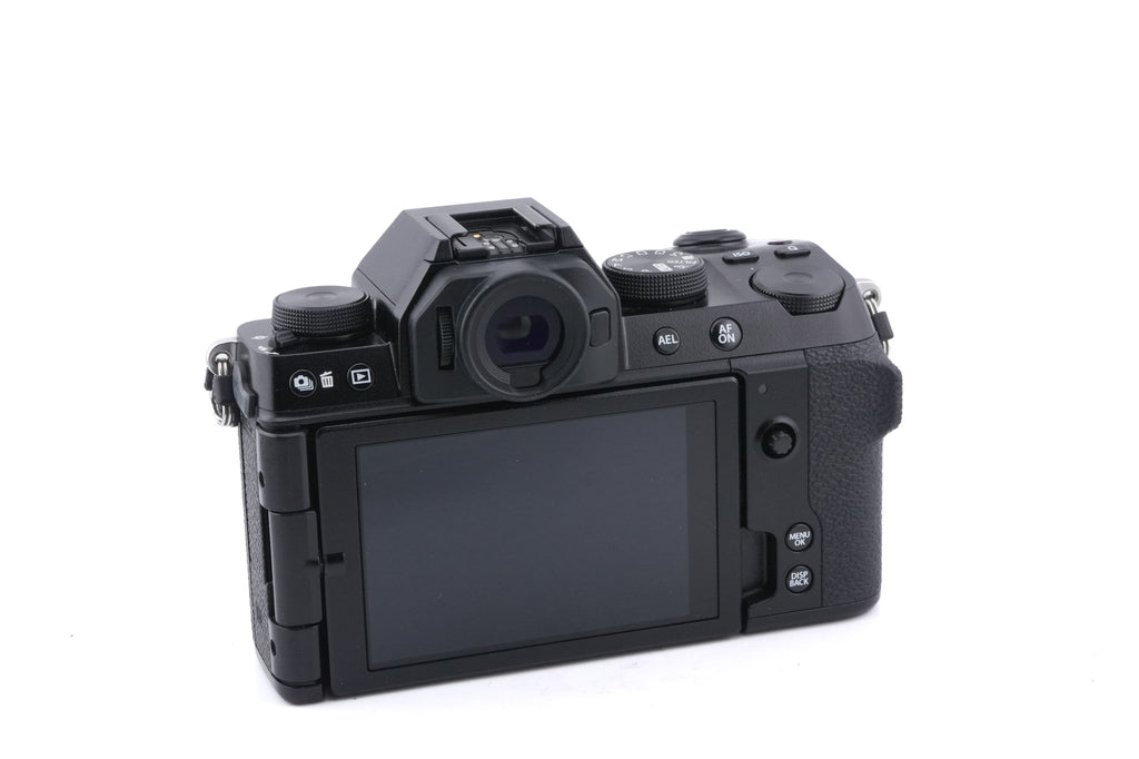 Fujifilm X-S10