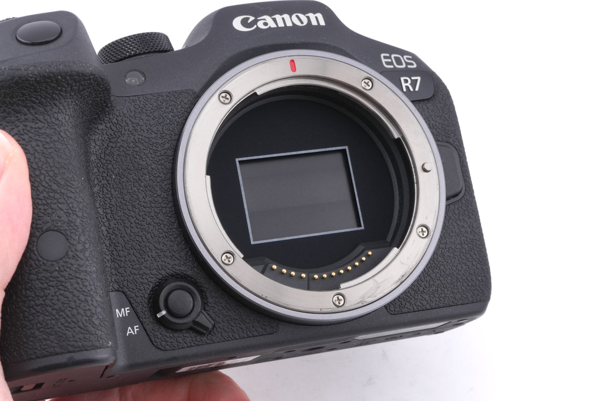Canon EOS R7