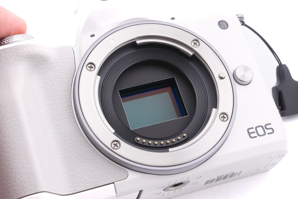 Canon EOS M50