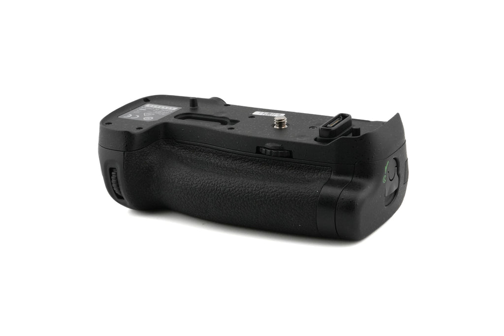 Nikon MB-D18 Multi-Power Battery Pack