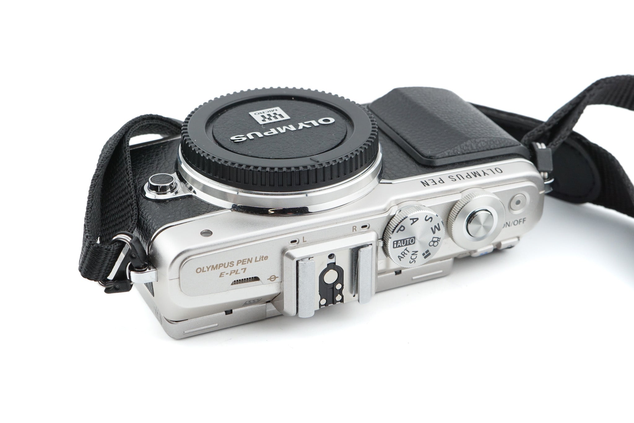 Olympus PEN E-PL7 + 4FS1 Flash – Kamerastore