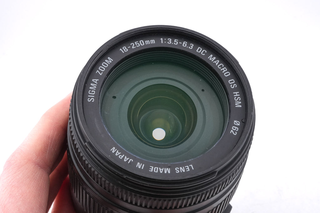 Sigma 18-250mm f3.5-6.3 DC OS Macro HSM