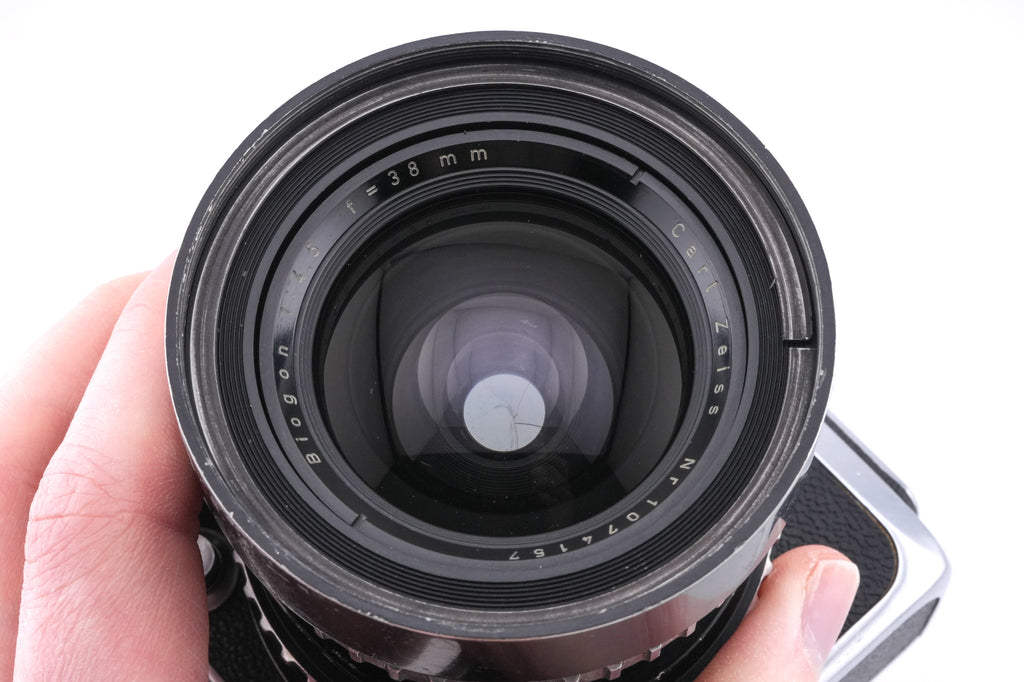 Hasselblad Super Wide (SW) (AKVI / 8020) + SWC Viewfinder (52035/TISOC) + C12 Film Magazine (30015 / TIMAC)