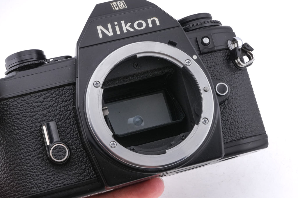 Nikon EM