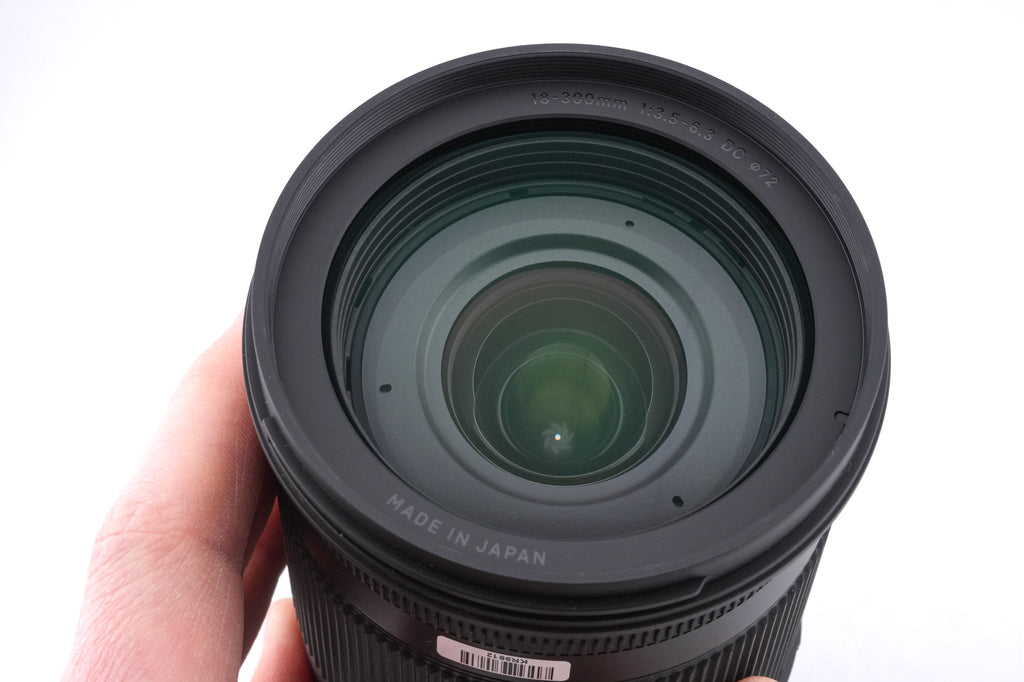 Sigma 18-300mm f3.5-6.3 C DC OS HSM