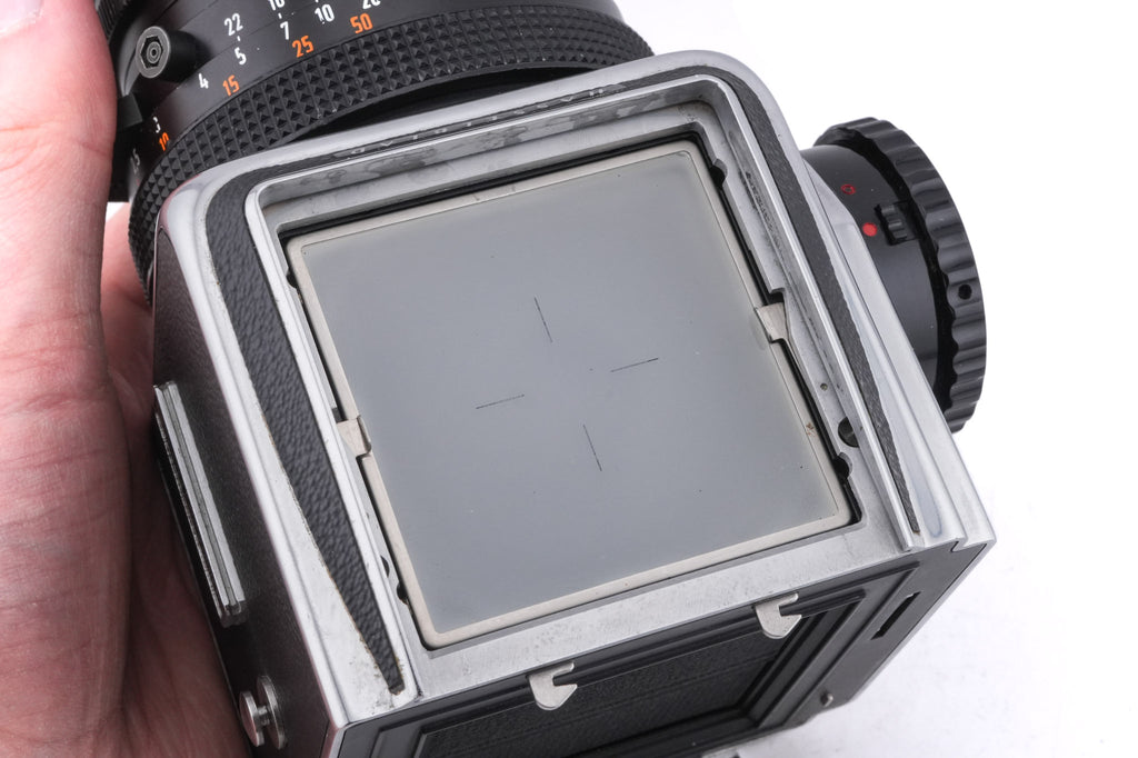 Hasselblad 500C/M (Silver, 10026) + Waist Level Finder (Old / Silver, 42021) + 80mm f2.8 Planar T* CF (20029) + Standard Focusing Screen (42161) + A12 Film Magazine (Silver, 30074)