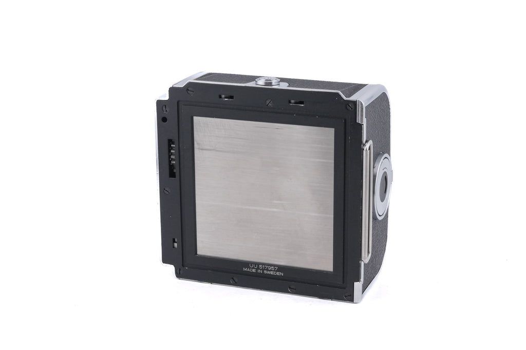 Hasselblad 500C/M (Silver, 10026) + Waist Level Finder (Old / Silver, 42021) + 80mm f2.8 Planar T* CF (20029) + Standard Focusing Screen (42161) + A12 Film Magazine (Silver, 30074)