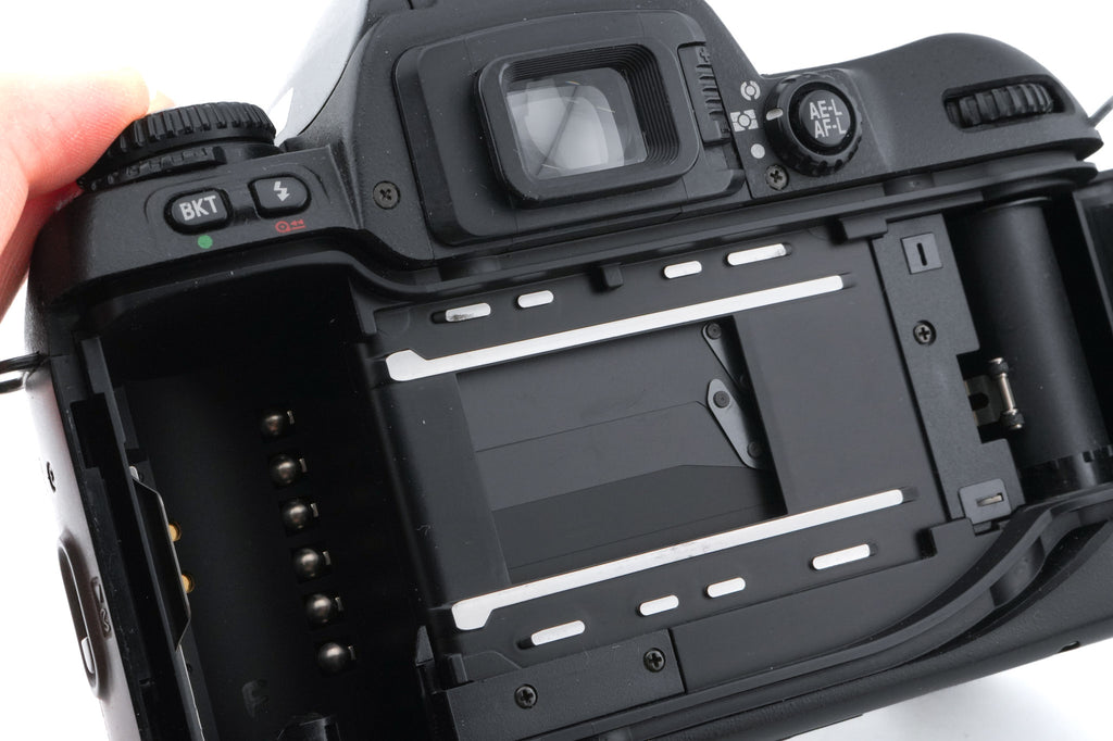 Nikon F80