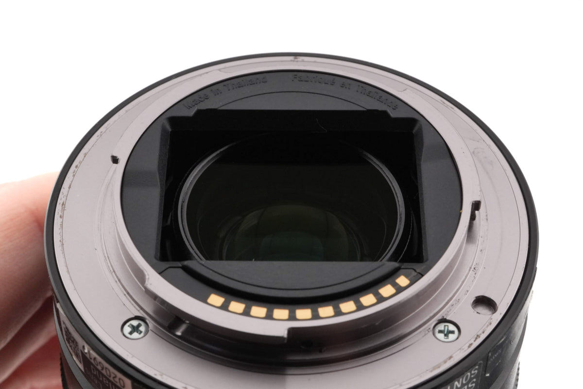 Sony 28mm f2 (SEL28F20)