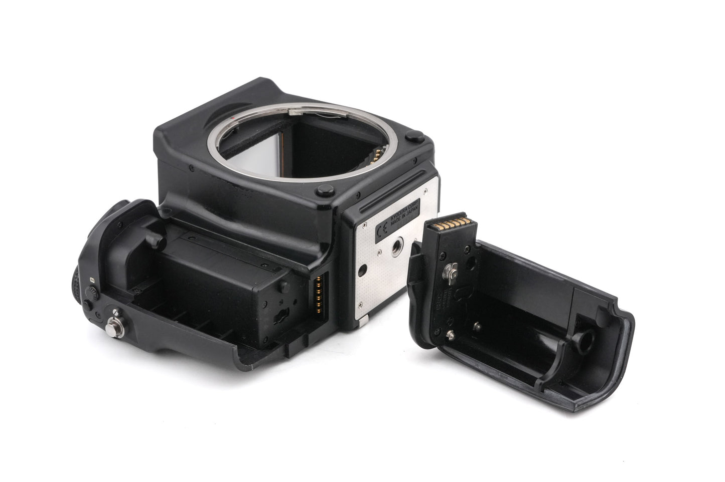 Contax 645 + MFB-1 120/220 Film Back Holder + MF-1 AE Prism Finder + 80mm f2 Planar T*