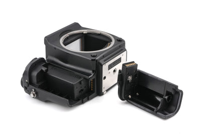 Contax 645 + MFB-1 120/220 Film Back Holder + MF-1 AE Prism Finder + 80mm f2 Planar T*