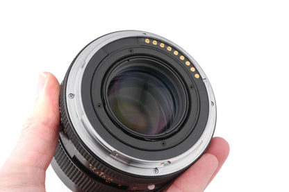 Contax 645 + MFB-1 120/220 Film Back Holder + MF-1 AE Prism Finder + 80mm f2 Planar T*