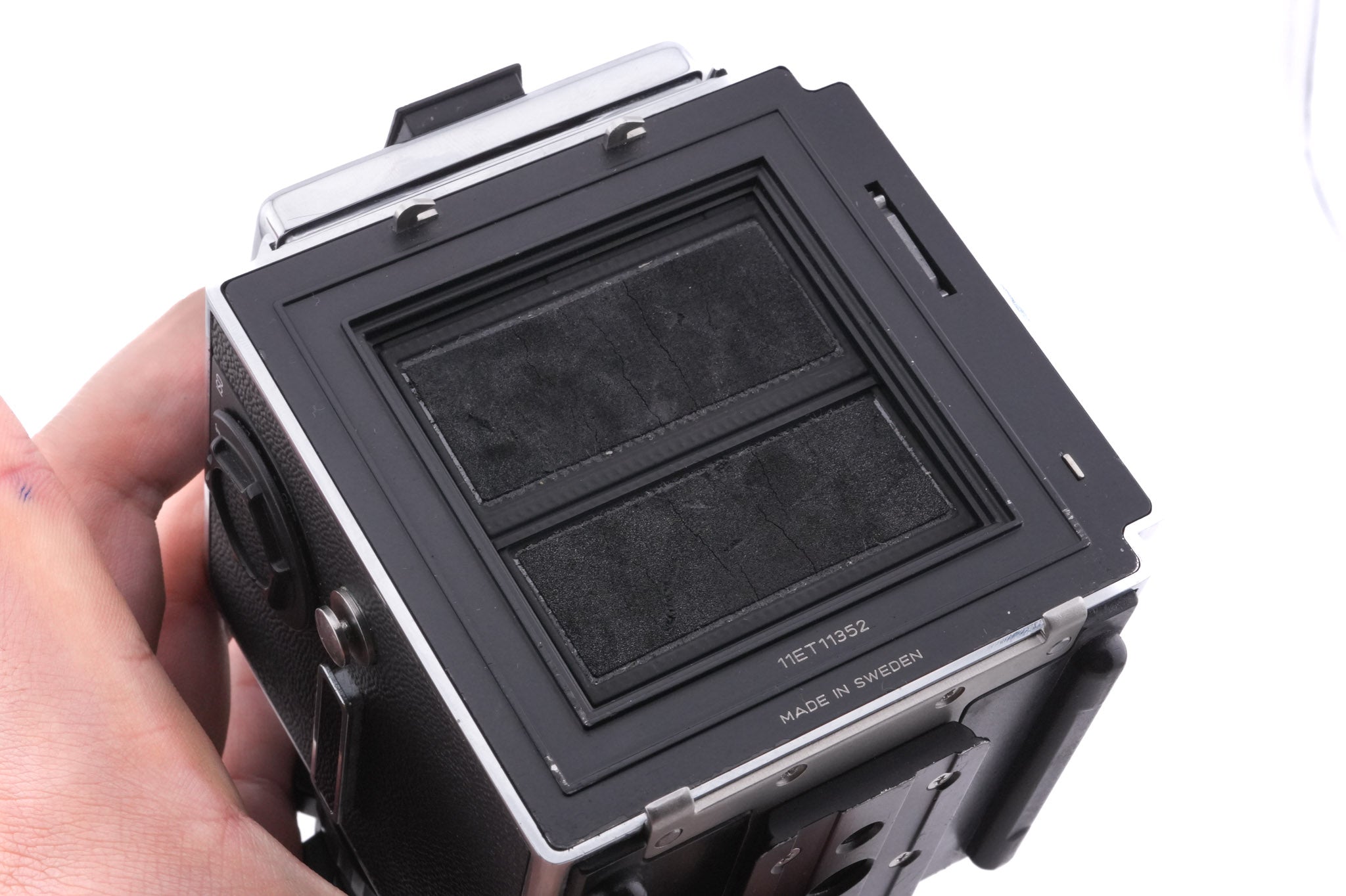 Hasselblad 503CXi (Silver, 10026) + 80mm f2.8 Planar T* CFE (20034) + A12N Film Magazine + Waist Level Finder (New / Chrome, 42315) + Acute Matte Focusing Screen (42165)