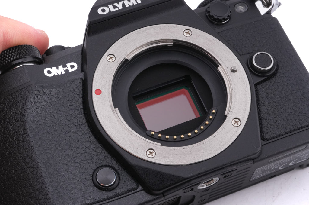 Olympus OM-D E-M5 Mark II