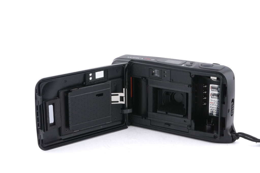 Yashica T4