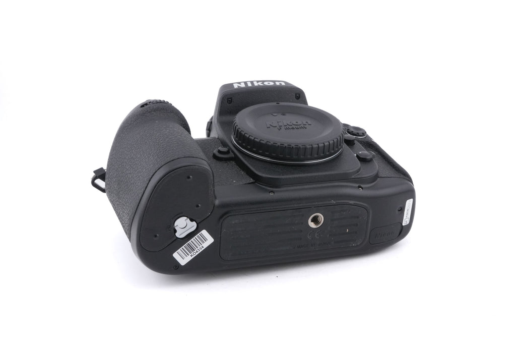 Nikon F100