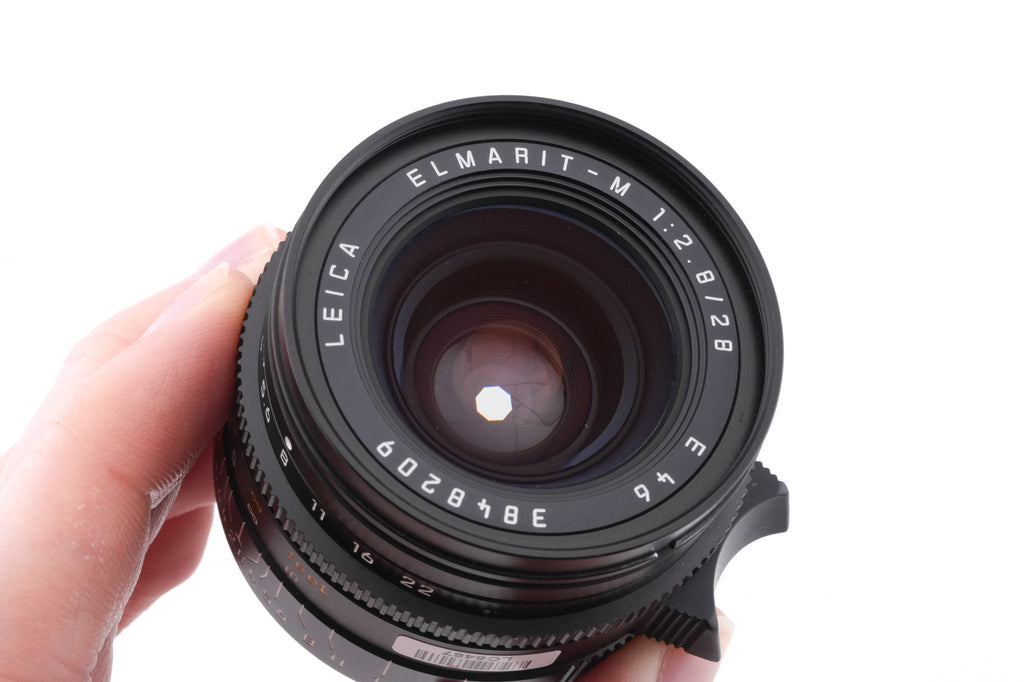 Leica 28mm f2.8 Elmarit-M (Type IV) (11809) + Lens Hood (28mm f2/2.8) (12451)