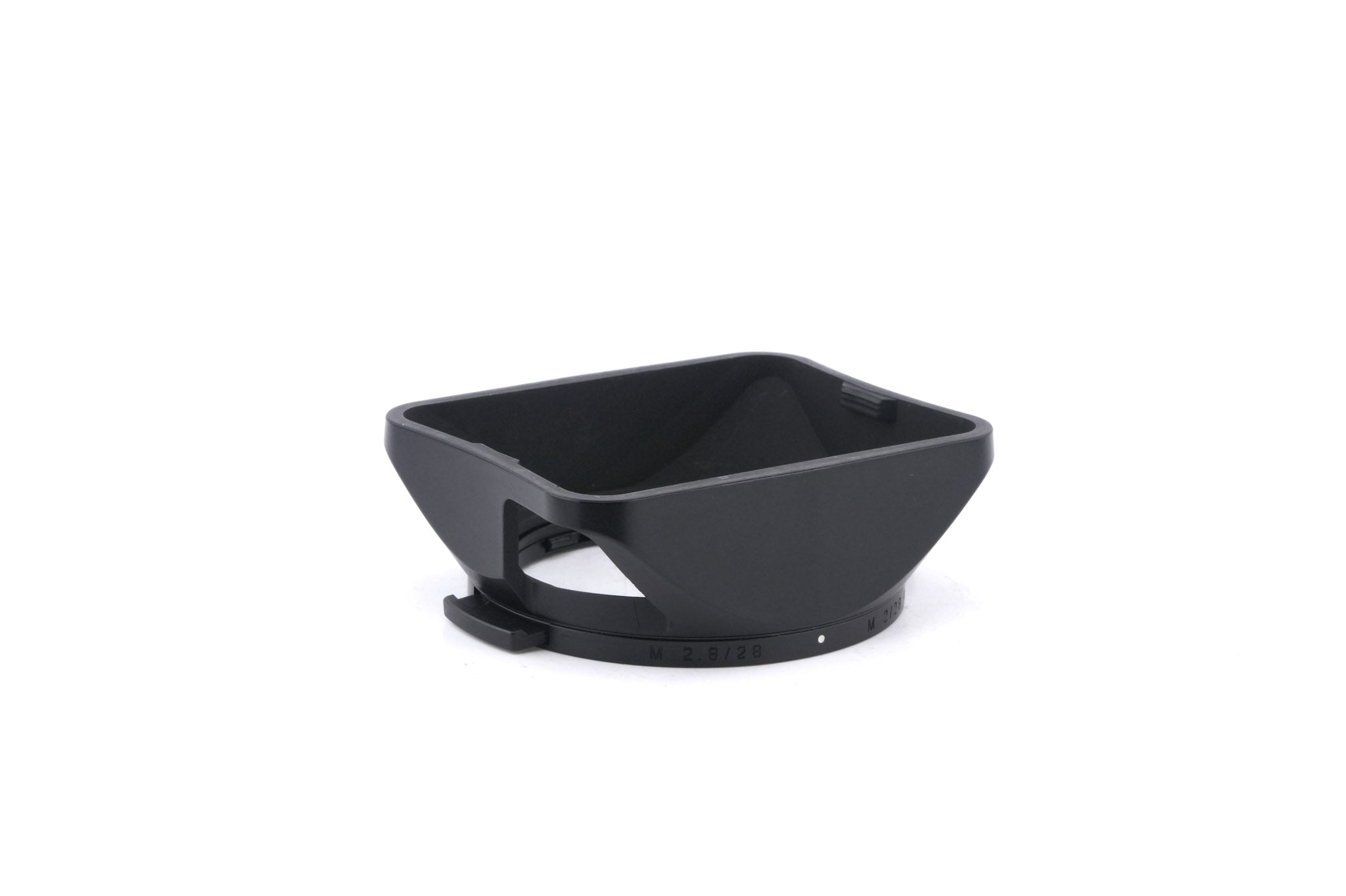 Leica 28mm f2.8 Elmarit-M (Type IV) (11809) + Lens Hood (28mm f2/2.8) (12451)