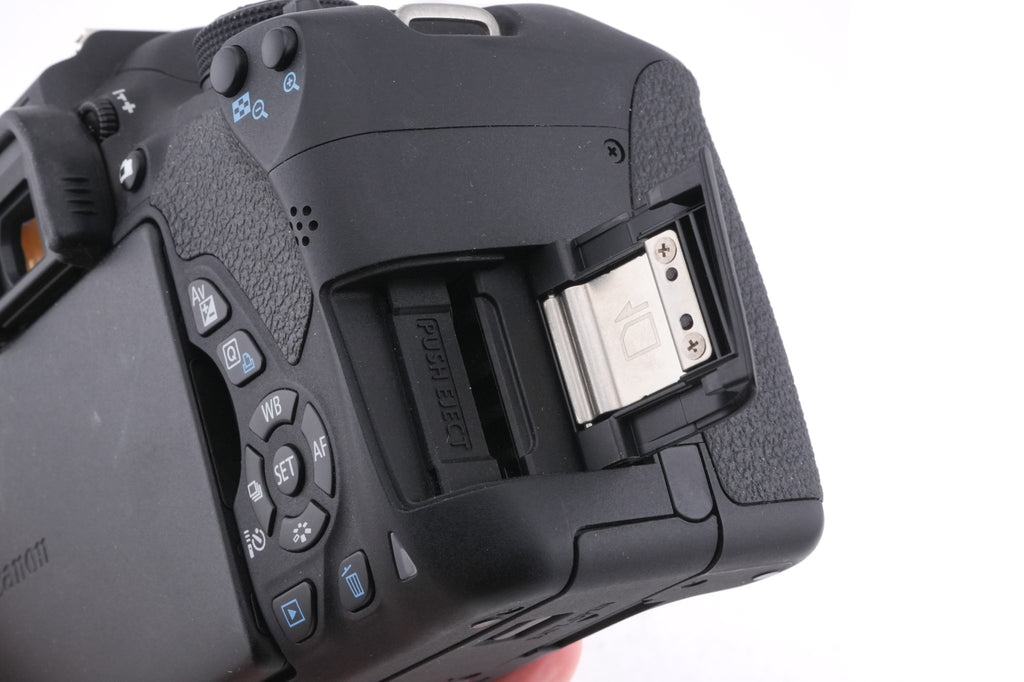 Canon EOS 700D