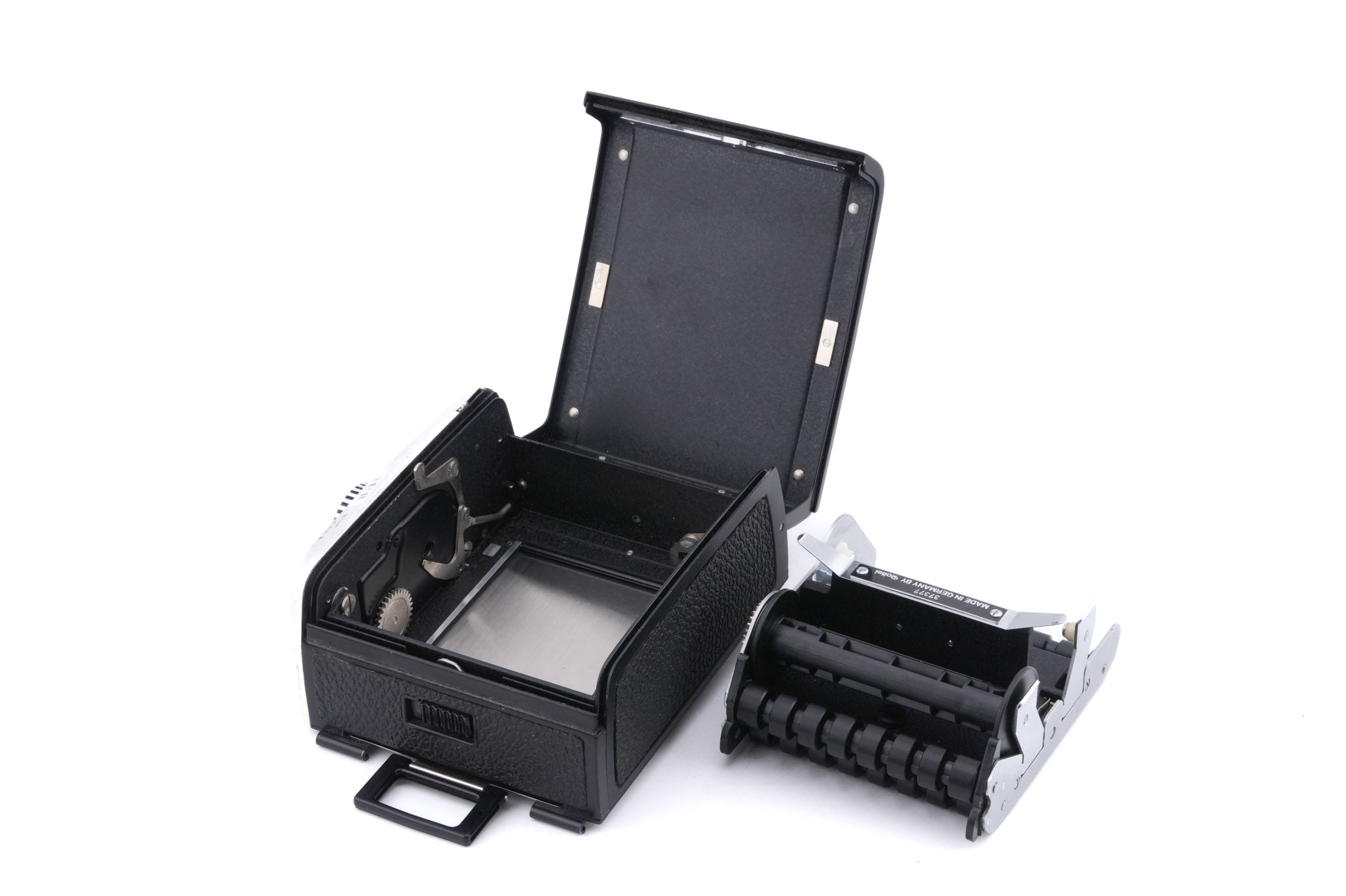 Rollei SL66 + 80mm f2.8 Planar + 6x6 Film Back + Waist Level Finder