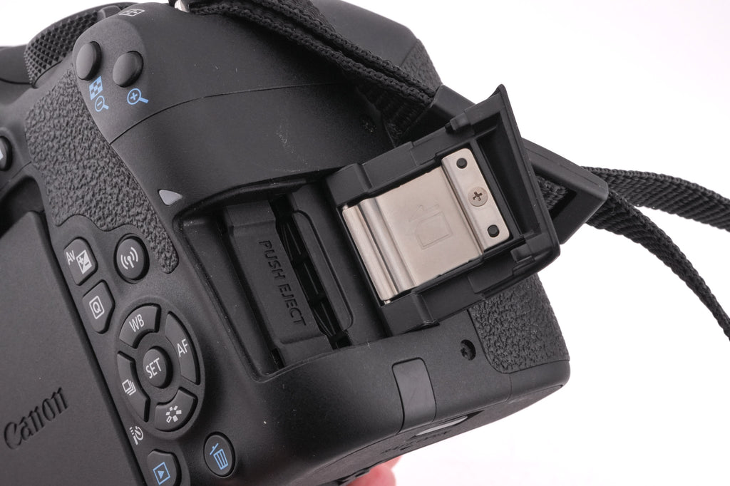 Canon EOS 800D