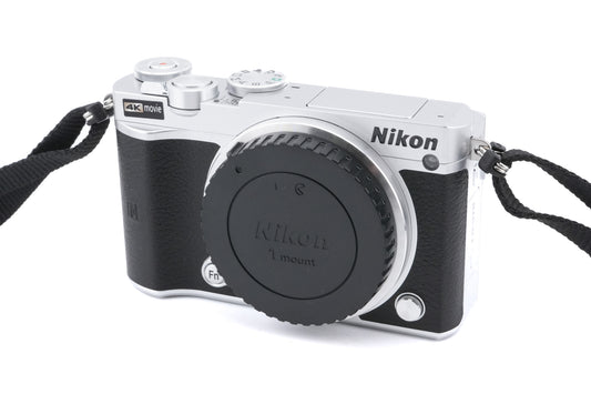 Nikon 1 J5