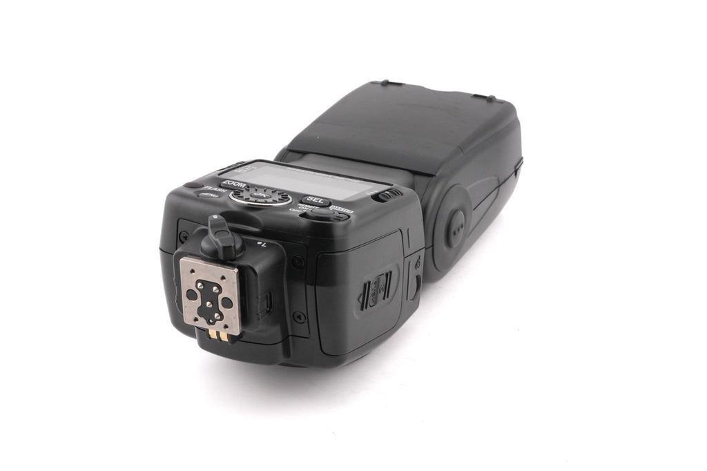 Nikon SB-700 Speedlight