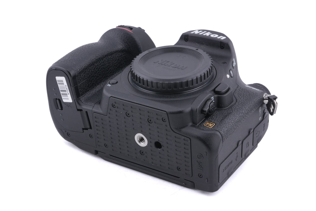 Nikon D780