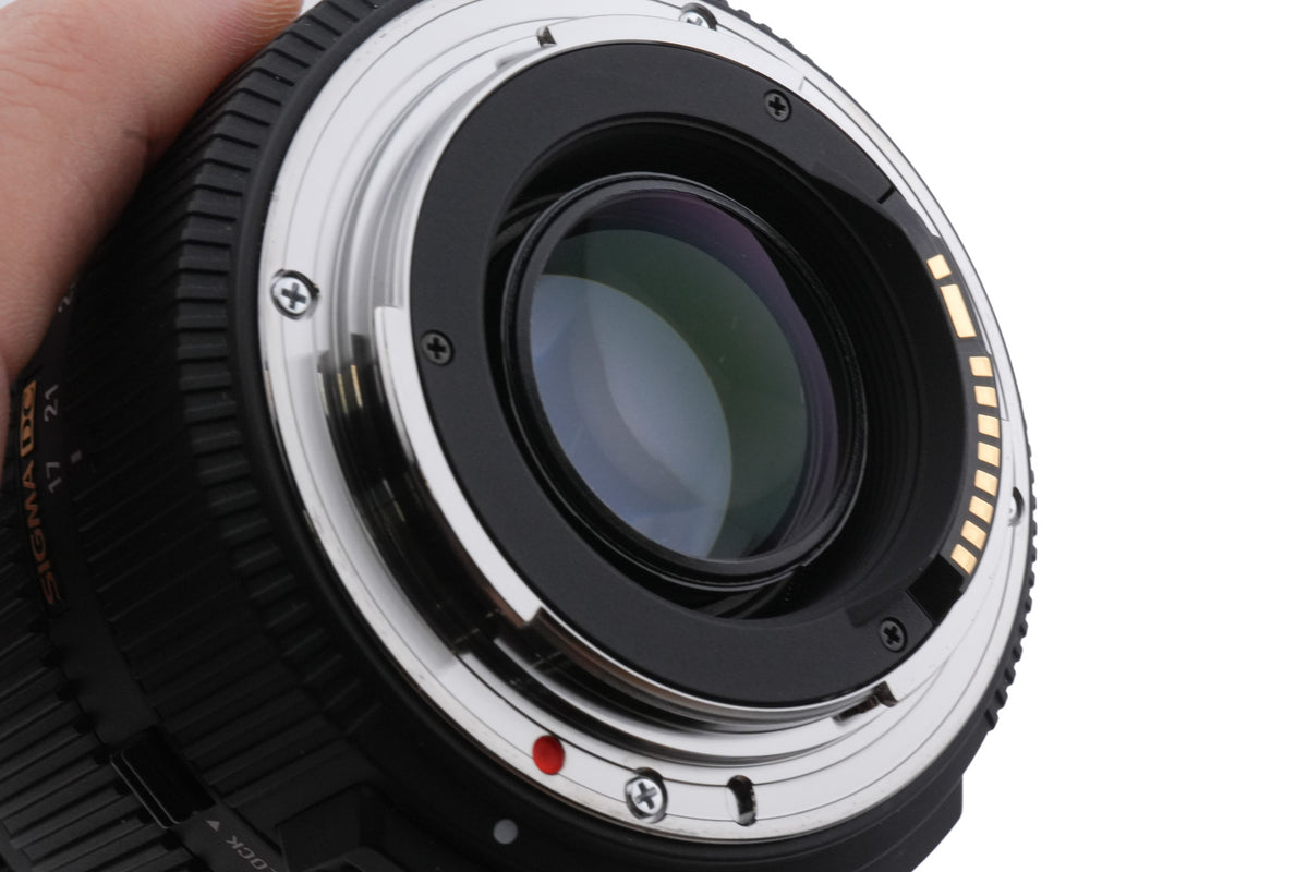 Sigma 17-50mm f2.8 EX DC OS HSM