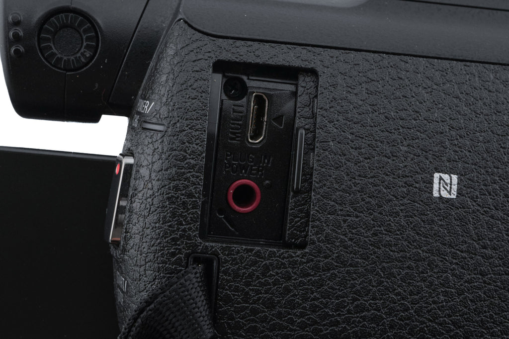 Sony Handycam FDR-AX53
