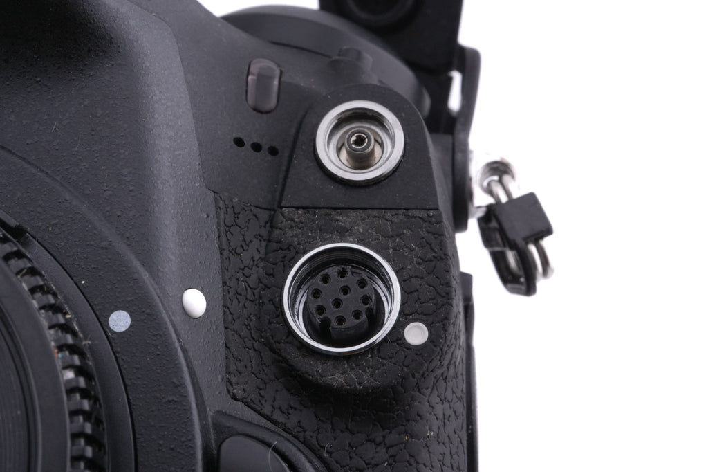 Nikon D4