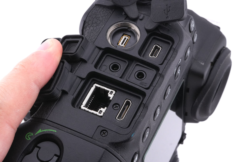 Nikon D4