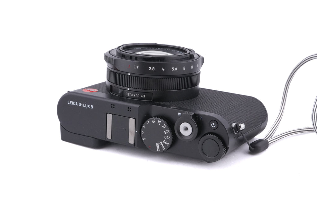 Leica D-Lux 8 + CF D Flash