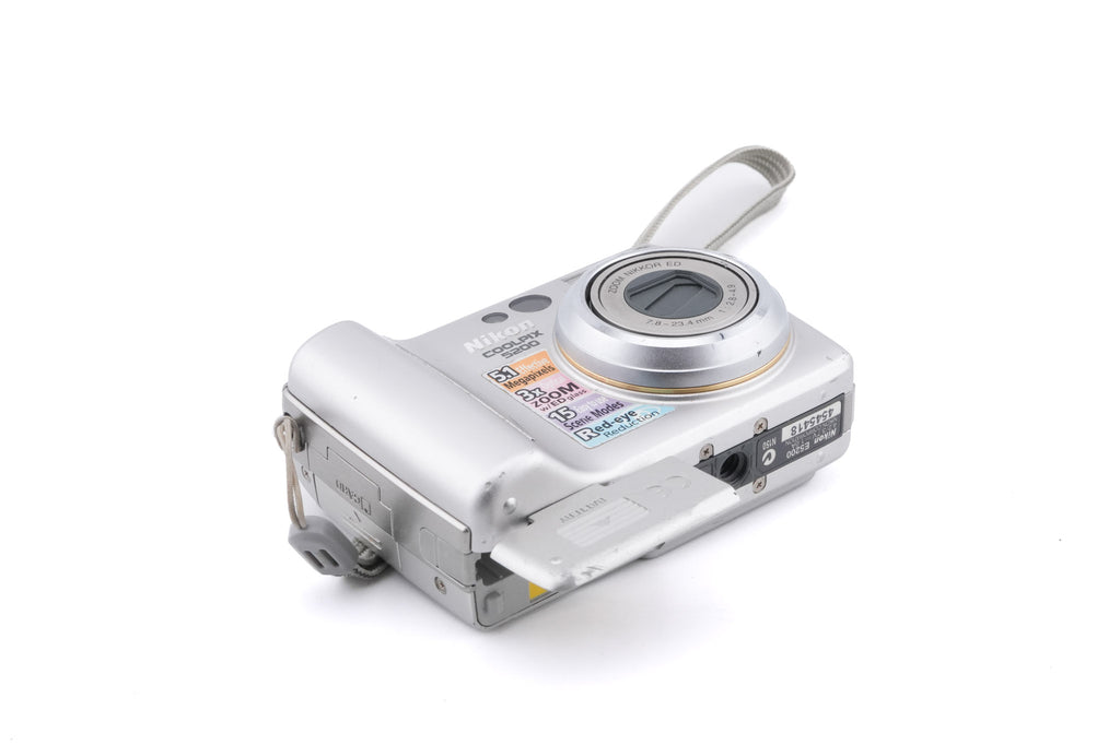 Nikon Coolpix 5200