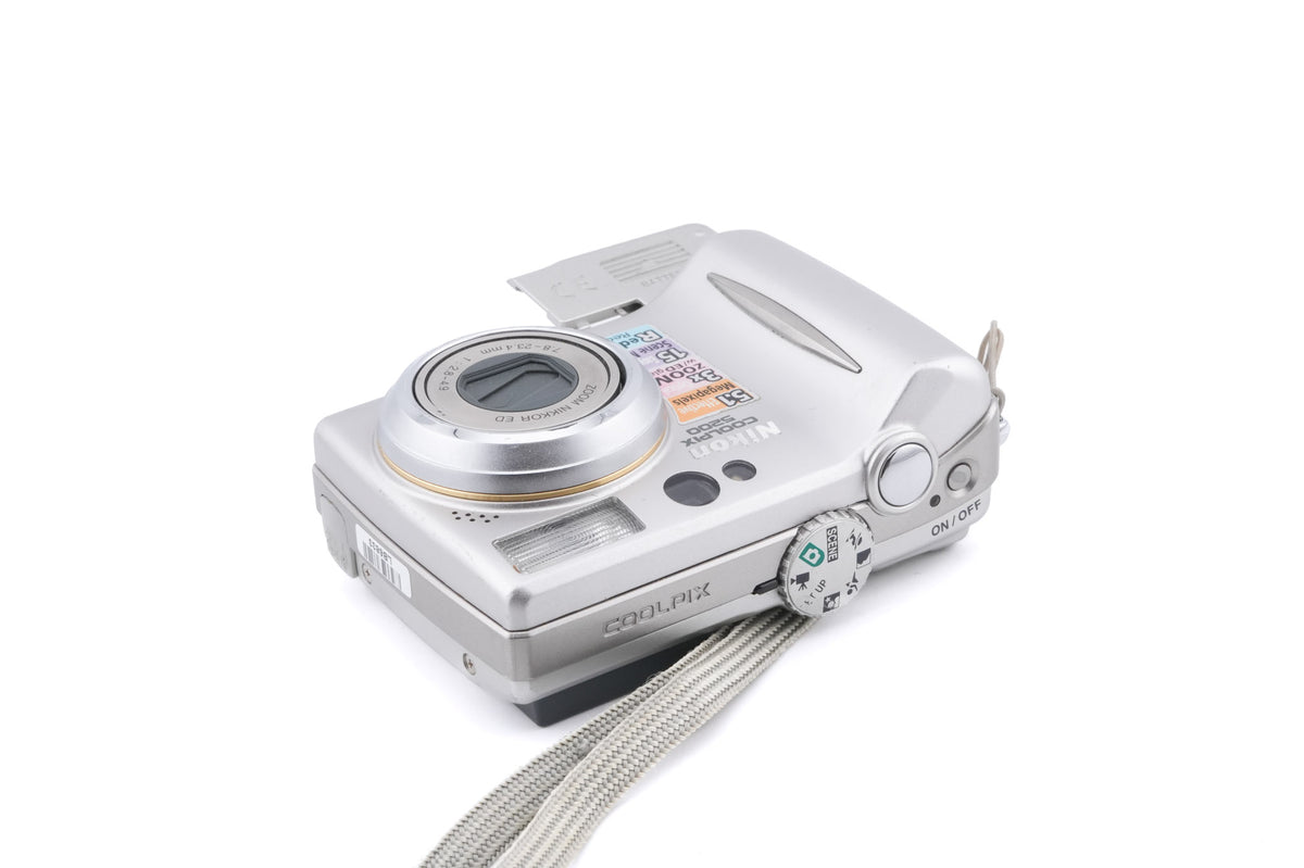 Nikon Coolpix 5200