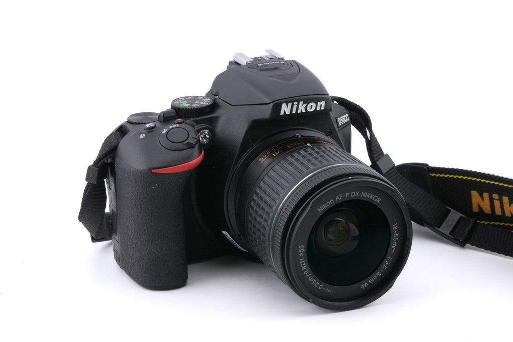 Nikon D5600 + 18-55mm f3.5-5.6 AF-P Nikkor G VR