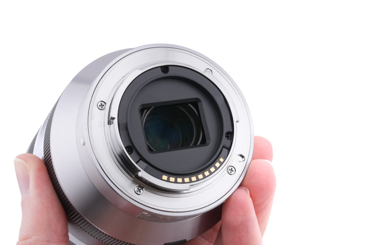 Sony 18-200mm f3.5-6.3 OSS (SEL18200)