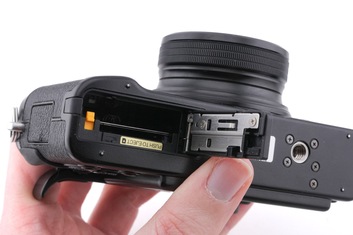 Fujifilm X10