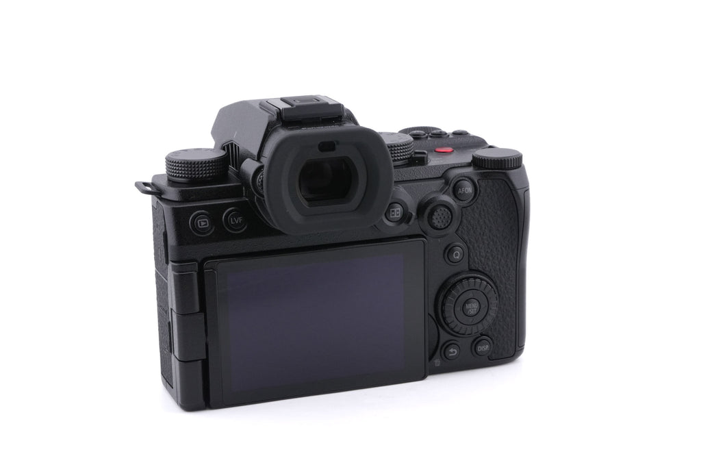 Panasonic Lumix DC-S5 IIX