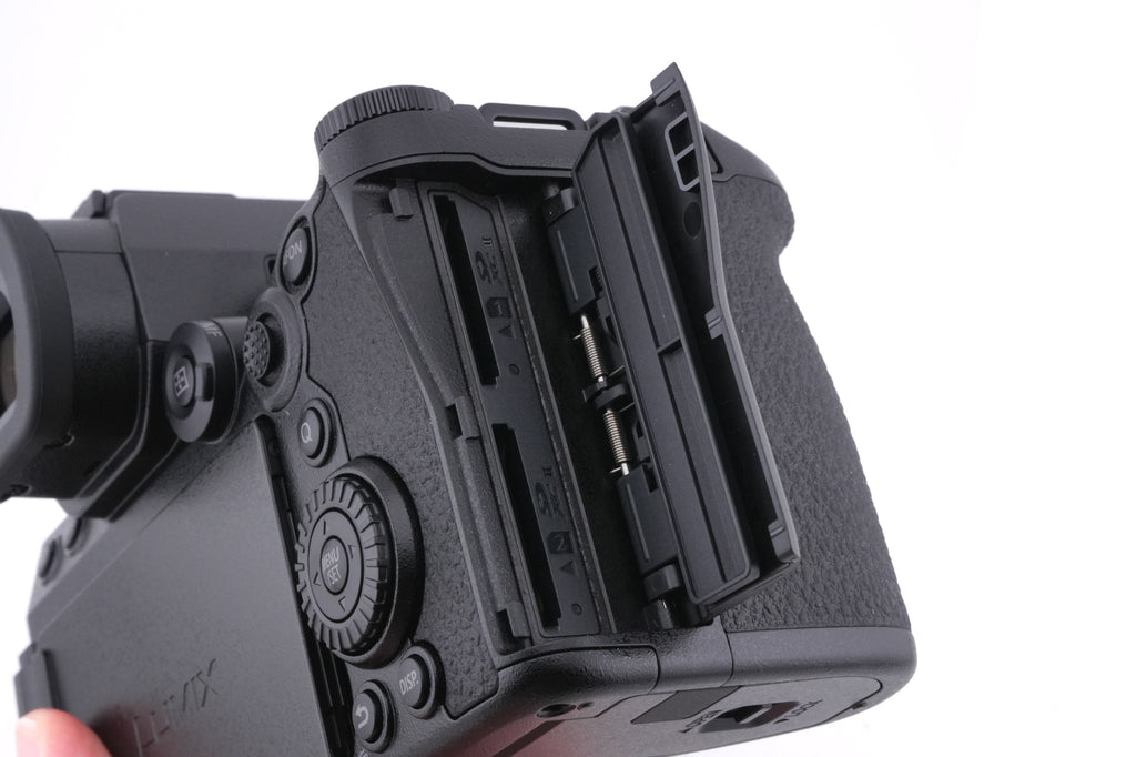 Panasonic Lumix DC-S5 IIX