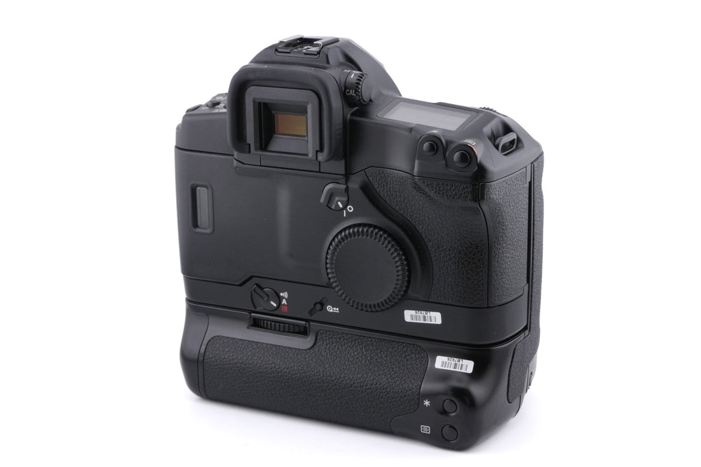 Canon EOS-3 + PB-E2 Power Drive Booster