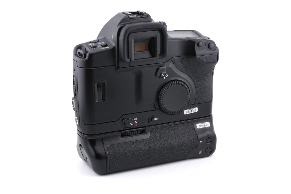 Canon EOS-3 + PB-E2 Power Drive Booster
