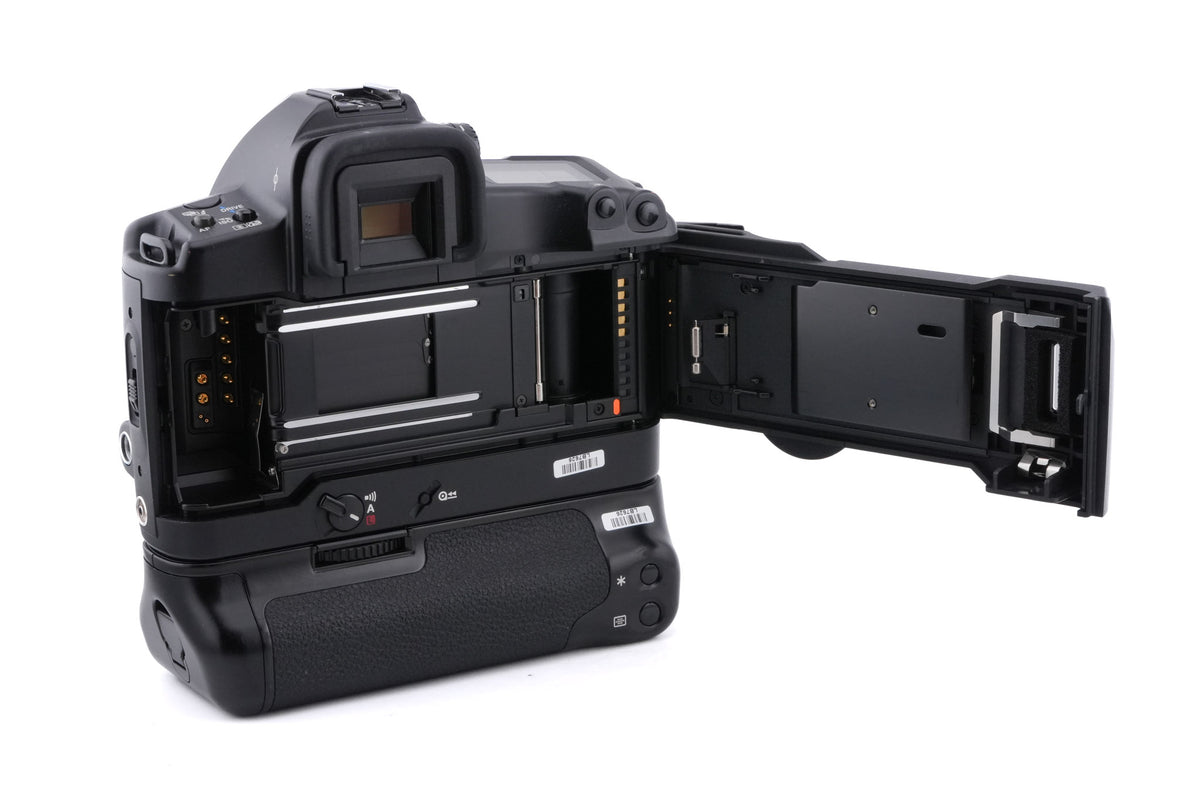 Canon EOS-3 + PB-E2 Power Drive Booster